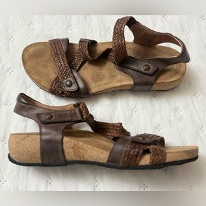 Taos Trulie Sandals Women’s Brown Leather Woven Strappy Size US 8-8.5 EU 39 Boho